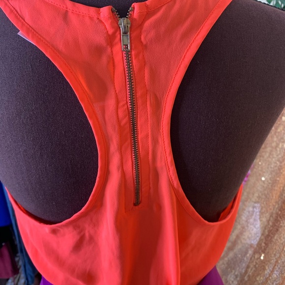 Cut Out Racerback Tank - Picture 4 of 5